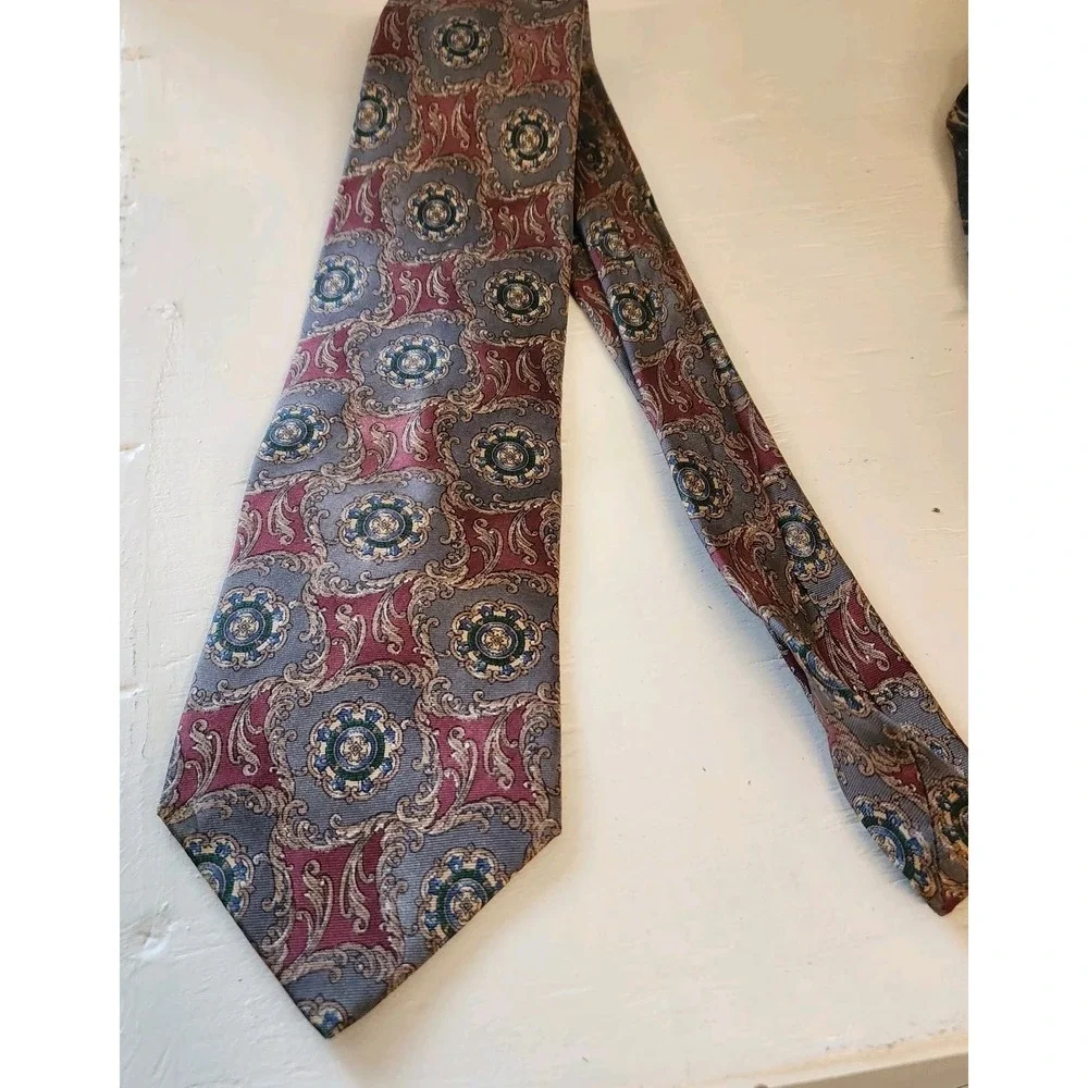 Men's Bill Blass Tie 100% Silk Abstract Multi Color Print ,Burgandy, Stone
